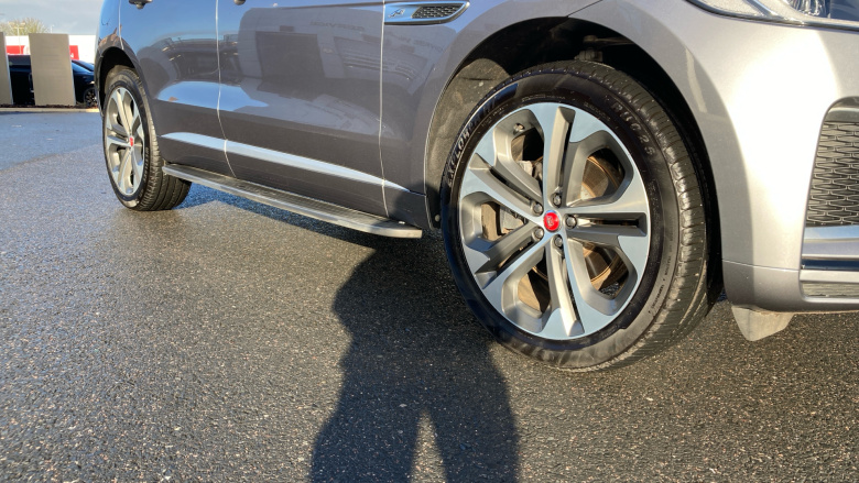 Jaguar F-Pace 2.0 D200 R-Dynamic HSE 5dr Auto AWD Diesel Estate